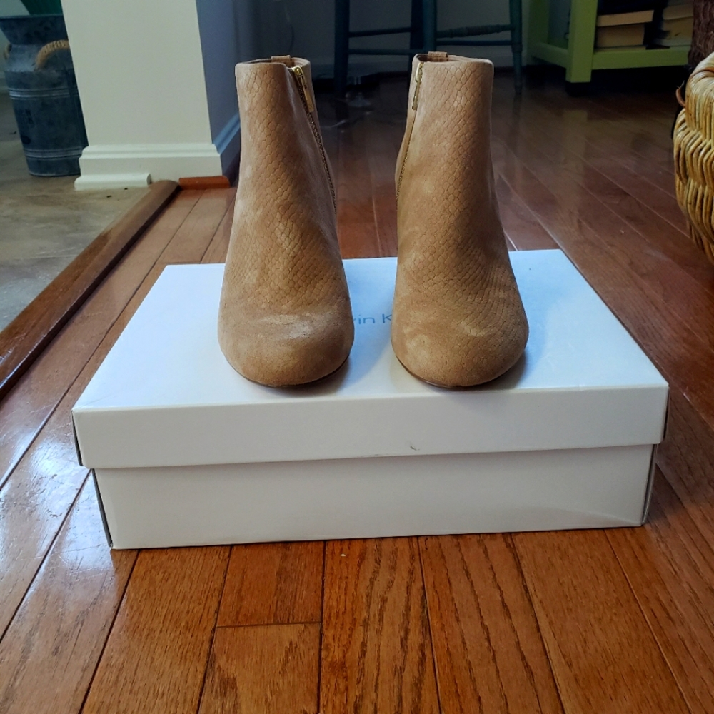 Calvin Klein Jenna Python Nubuck Ankle Booties. Size 8.5.